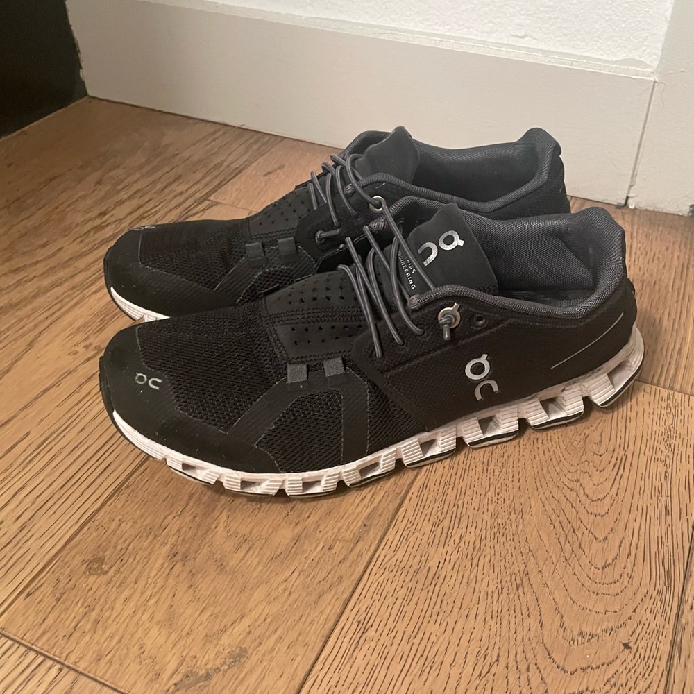Women’s On Cloud 5 Running Shoes - Size 8